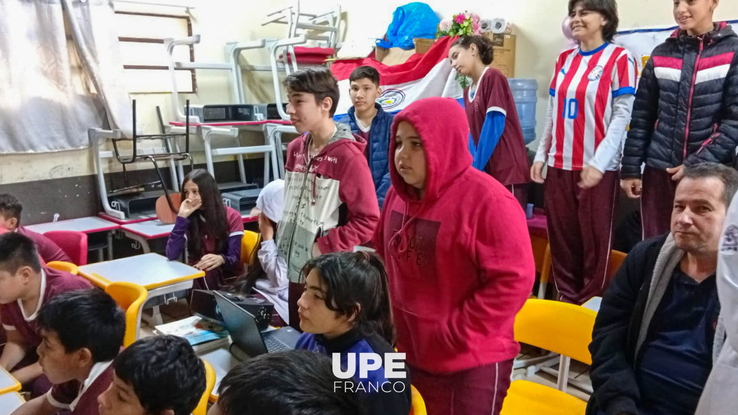 Estudiantes de Enfermería desarrollaron taller de primeros auxilios en la Escuela Mariano Bobadilla